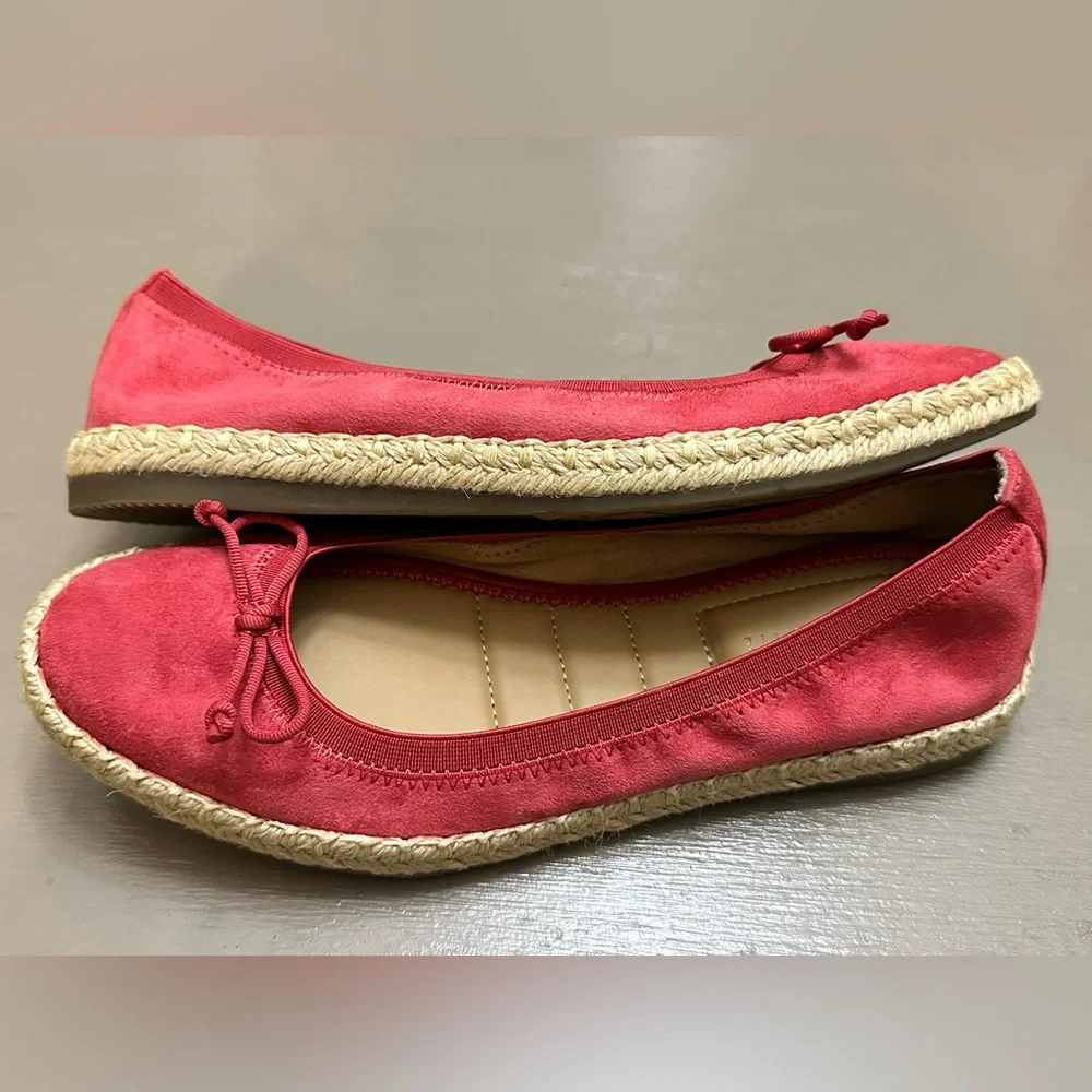 Kelly & Katie Red Faux Suede Espadrille Ballet Flats Bow Accent Size 6